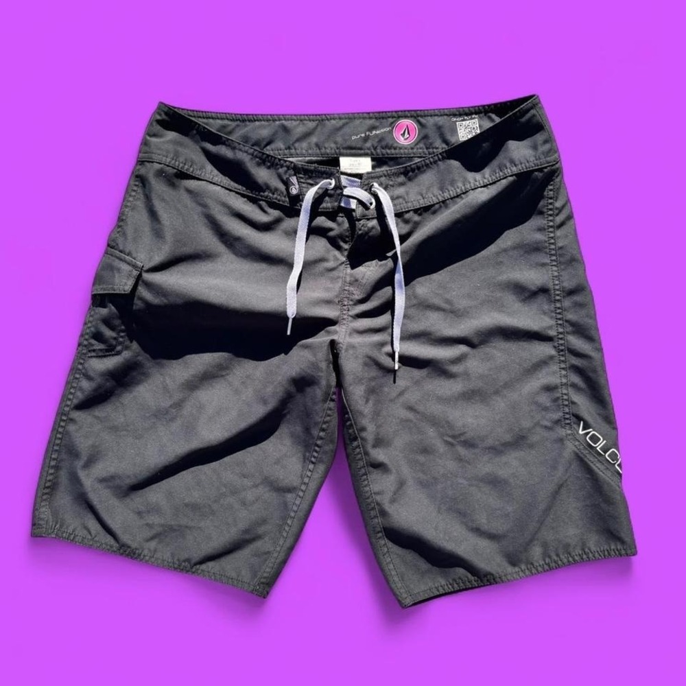 Volcom Black Boardshorts surfer Clinch Fly Foster Gals 11" Brdshrt